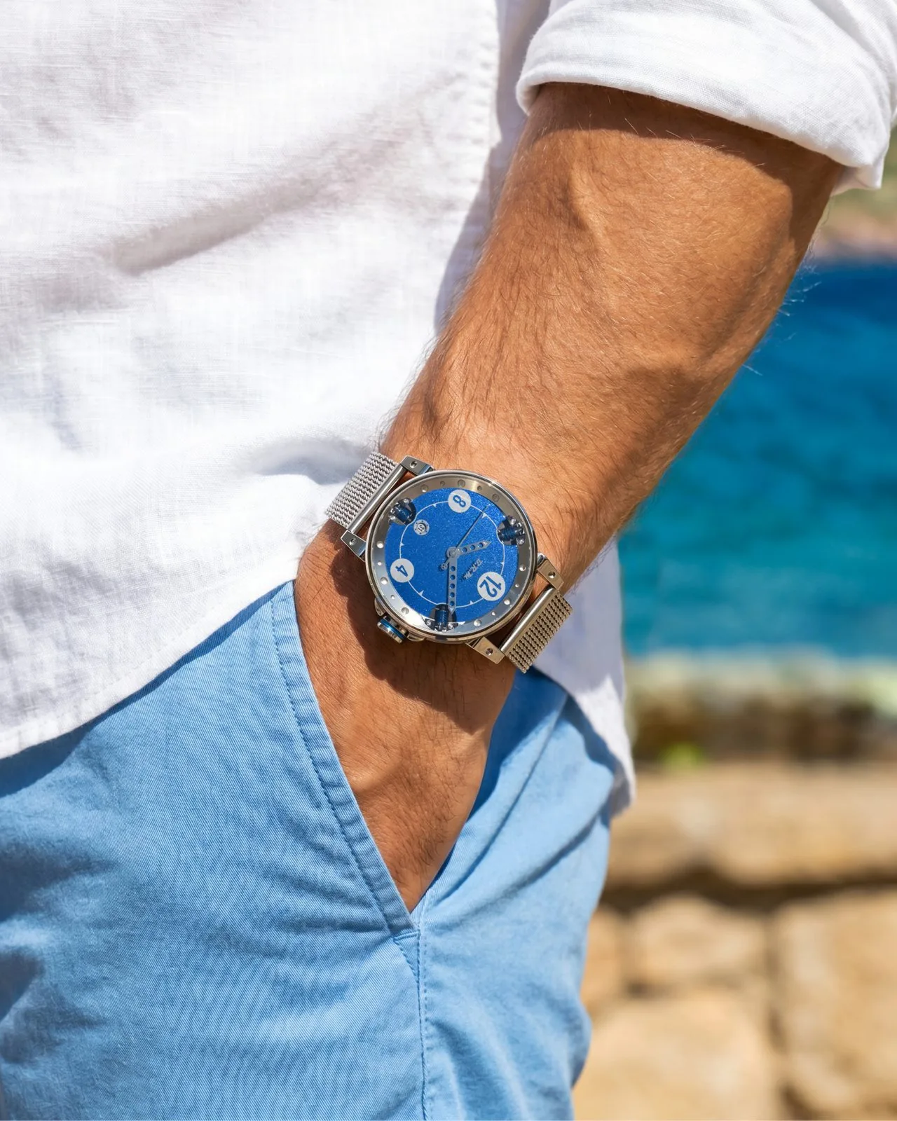 V6-44-SA Summer Edition am Wasser getragen
